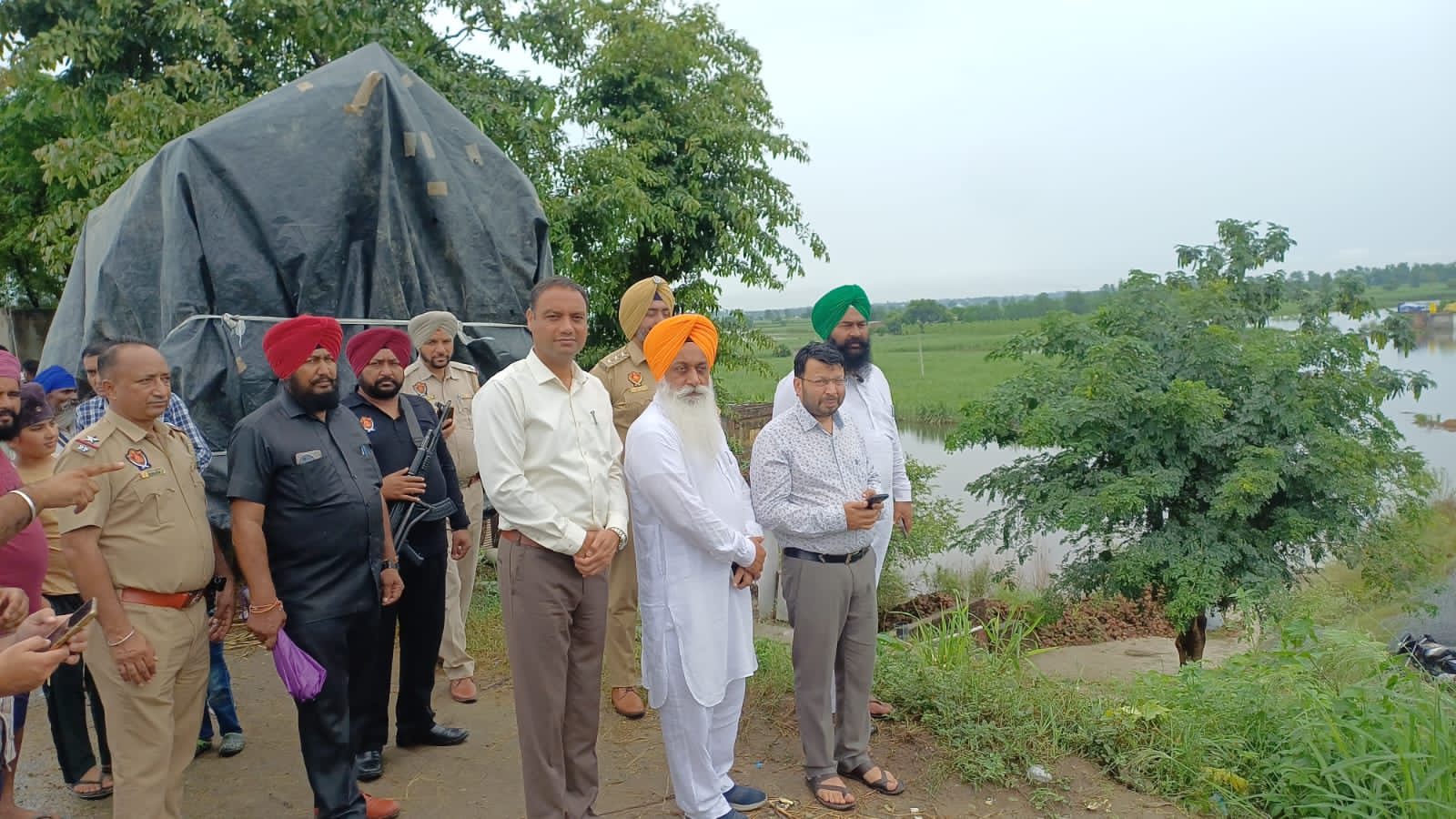 Local Government Minister Dr. Ravjot Singh reviews flood-hit areas of Tanda.